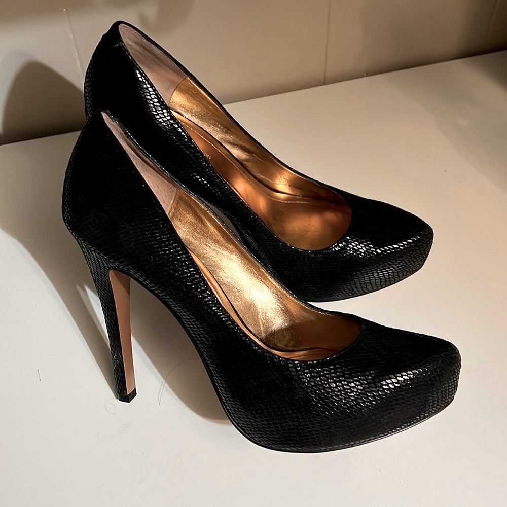 Black Snakeskin Textured  Almond Toe Platform Pumps